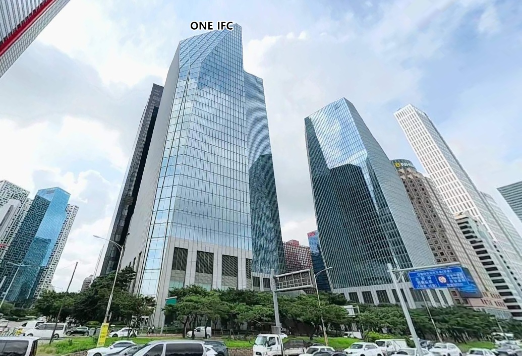 ONE - IFC 빌딩 외관
